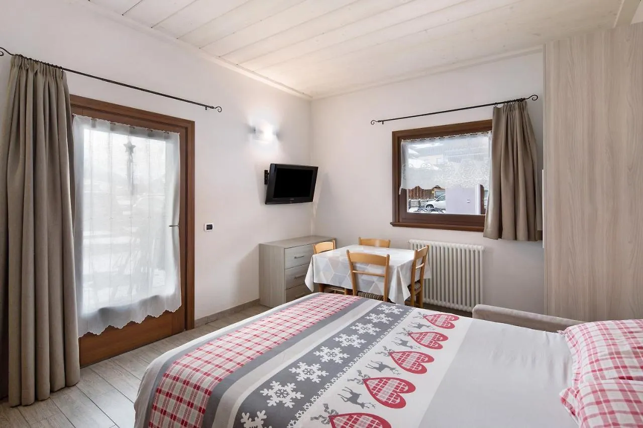 Appartamenti Arcobaleno Viola Livigno Apartment