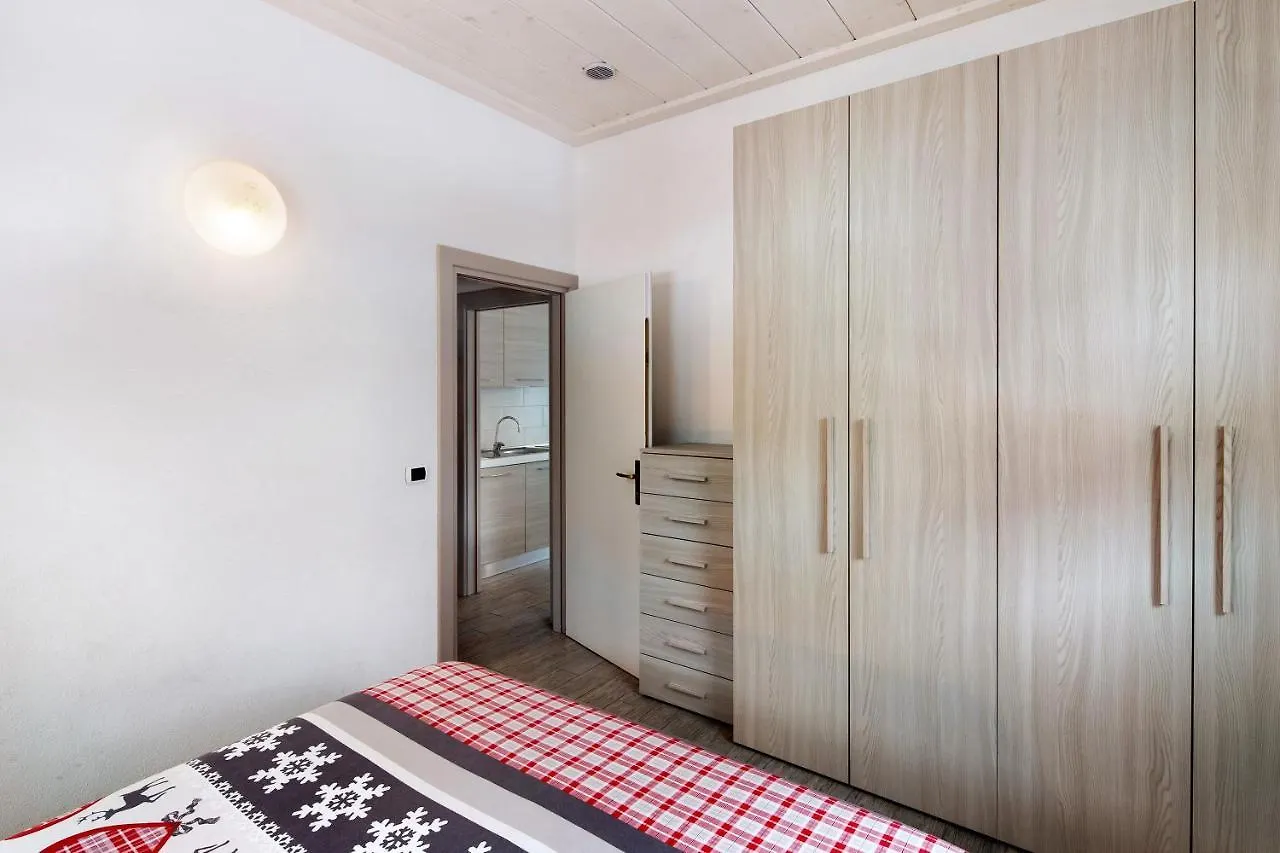 Apartment Appartamenti Arcobaleno Viola Livigno Italy
